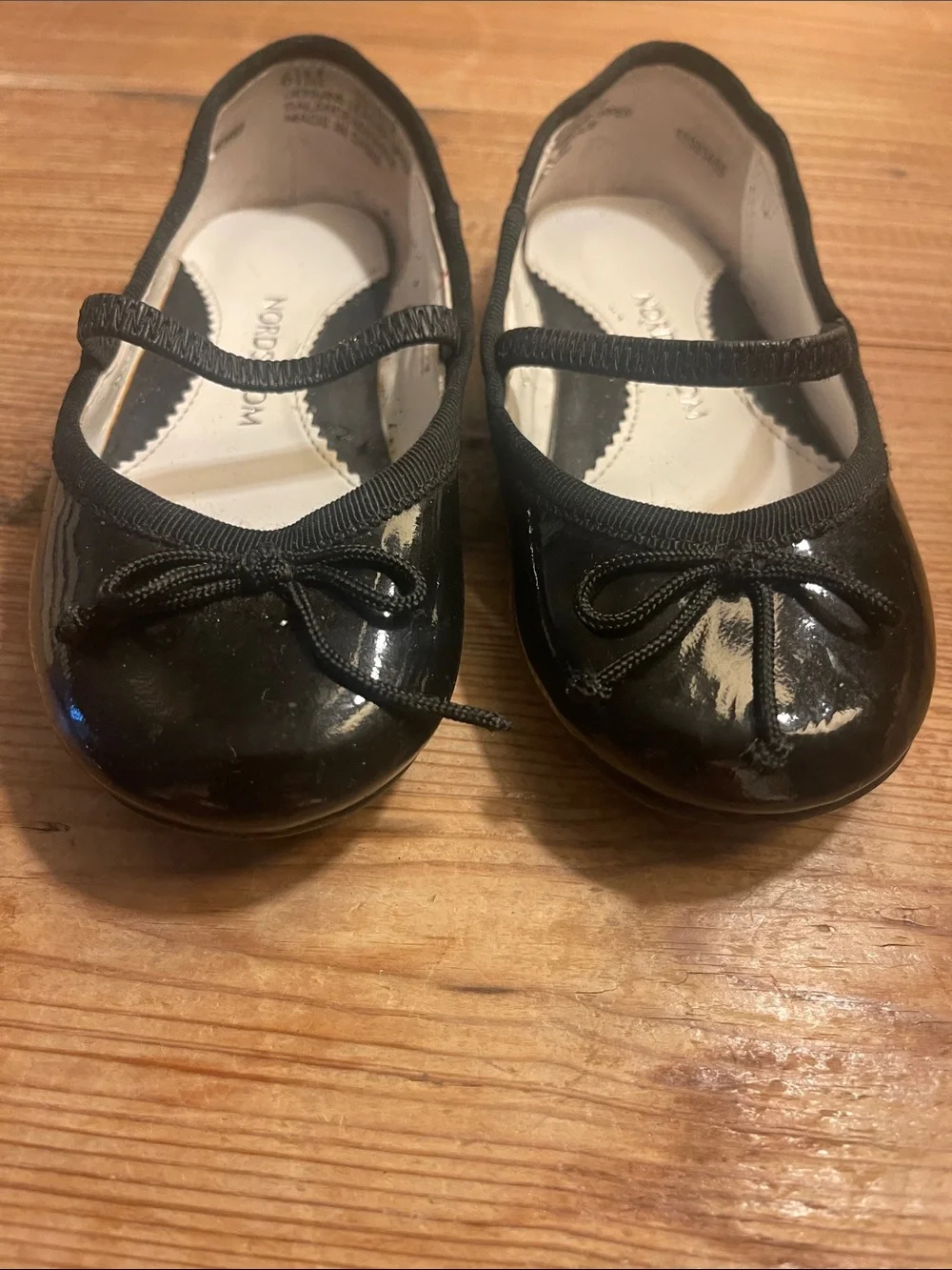 Nordstrom Girls Size 6 1/2M Black Patent Mary Jane Flats with Bow Never Worn
